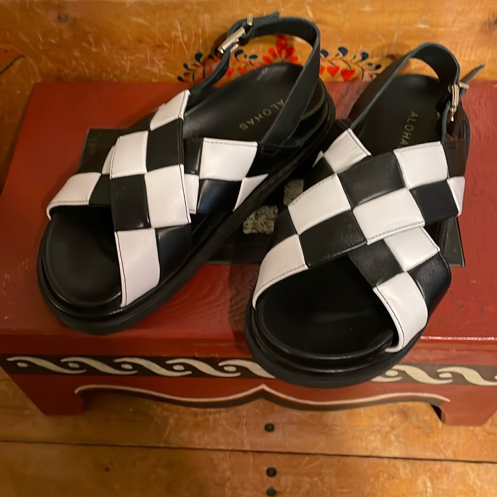 ALOHAS Marshmallow Scacchi Black and white checkered sandals